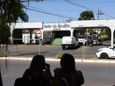 Bolsonaro tem 24 horas para explicar fala de Eduardo sobre acesso a vídeo