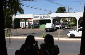 Bolsonaro tem 24 horas para explicar fala de Eduardo sobre acesso a vídeo