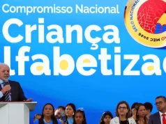 Brasil atinge meta com 66% das crianças alfabetizadas em idade certa