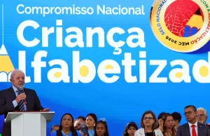 Brasil atinge meta com 66% das crianças alfabetizadas em idade certa