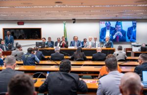 Fim da escala 6×1 e direitos para trabalhadores por aplicativos são prioridades, diz Luiz Marinho