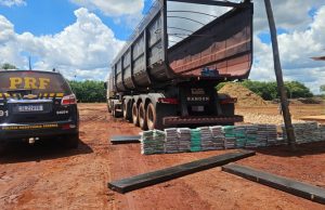 PRF apreende 182 Kg de cocaína em Terenos