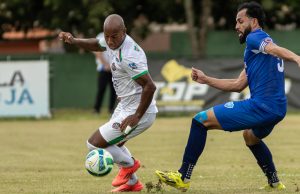 Com 12 gols, Alex Choco, do Bataguassu, é o maior artilheiro do Brasil na temporada 2026