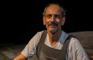 Espetáculo “Enquanto as Cigarras Cantam” estreia em Dourados no Dia Internacional do Teatro