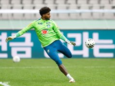 Com Alisson lesionado, Hugo Souza é convocado para Seleção Brasileira