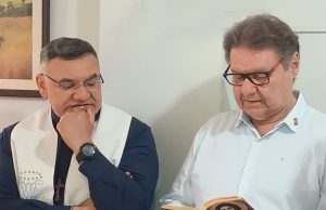 Padre Leão visita sede de O Progresso