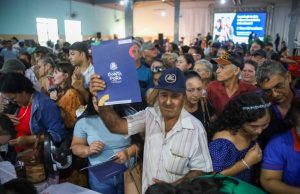 820 famílias recebem títulos de regularização fundiária no Nova Itamarati