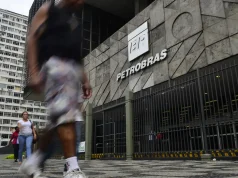 Petrobras diz que está entregando todo o combustível produzido