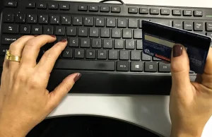 Juros do cartão de crédito pesam mais para famílias em fevereiro