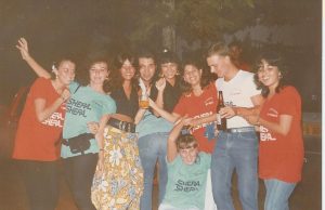 Mesas para festa dos 40 anos da boate ´Overnight´ estão à venda