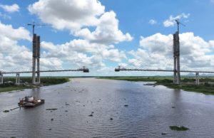 Obra da ponte da Rota Bioceânica sobre o rio Paraguai entra na reta final