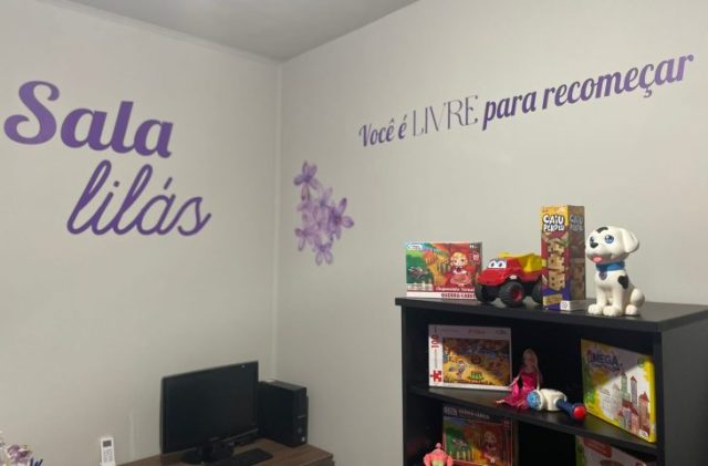 sala-lilas-aparecida-do-taboado-03_PCMS-730x480