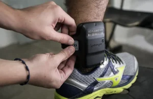 Câmara dos deputados aprova uso obrigatório de tornozeleira por agressores de mulher