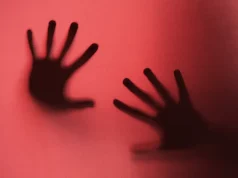 Entenda o que é vicaricídio; projeto de lei endurece pena para o crime