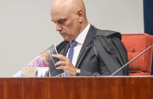 Moraes abre ação contra Flávio Bolsonaro por suposta calúnia a Lula