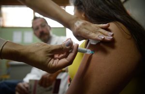 Empresas deverão informar trabalhadores sobre cânceres e vacina