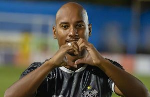 Alex Choco marca três em goleada do Operário na Copa Verde