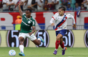 Palmeiras vence Bahia em Salvador e amplia vantagem na liderança do Brasileirão