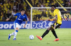 Matheus Pereira decide e Cruzeiro estreia da Libertadores com vitória