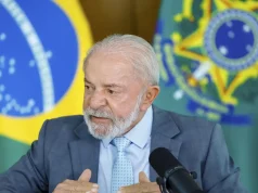 Lula diz que mundo não dá direito a Trump ameaçar um país