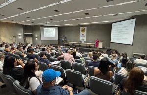 Equipes de hospitais são capacitadas para nova política estadual e reforça gestão e financiamento no SUS