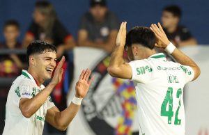 Palmeiras derrota Bragantino para manter liderança no Brasileirão