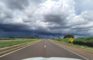 Frente fria avança sobre MS e provoca tempestades, ventos fortes e queda brusca nas temperaturas