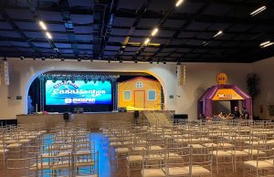 Massa FM de Dourados entrega casa hoje à tarde com show sertanejo; entrada é franca