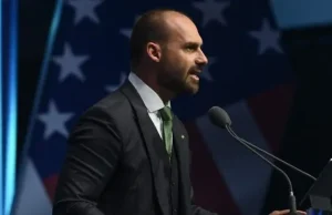 Mendonça pede vista e suspende julgamento contra Eduardo Bolsonaro