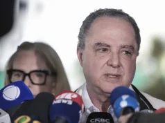 Médico diz que Lula retirou lesão e deve repousar nos próximos dias