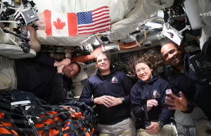 Astronautas se preparam ao sobrevoo lunar no espaço profundo