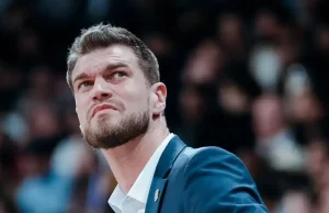 Tiago Splitter é 1º técnico brasileiro nos playoffs da NBA