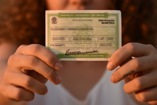 Eleitor tem um mês para regularizar pendências e ficar apto a votar