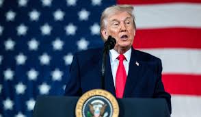 Trump amplia retórica bélica contra Irã e minimiza alta do petróleo