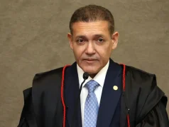 Nunes pede parecer da PGR sobre revisão da condenação de Bolsonaro