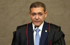 Nunes pede parecer da PGR sobre revisão da condenação de Bolsonaro