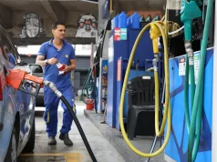 Governo fixa subvenção à gasolina em R$ 0,44 por litro