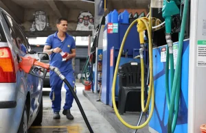 Governo fixa subvenção à gasolina em R$ 0,44 por litro