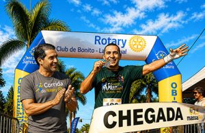 Só 2 vereadores prestigiam corrida promovida pelo Rotary de Dourados