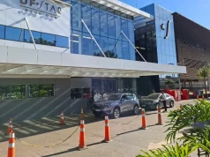 Bolsonaro é internado para cirurgia no ombro em Brasília