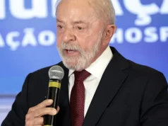 Lula inicia radioterapia após retirada de lesão no couro cabeludo