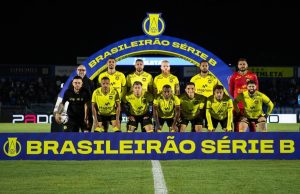 São Bernardo assume liderança da Série B com vitória sobre o Londrina
