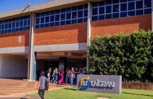 Diploma universitário amplia renda e reduz desemprego, apontam estudos