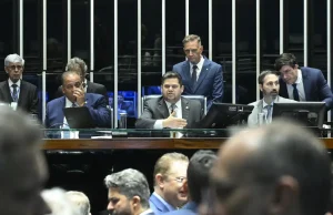 Alcolumbre promulga lei que beneficia condenados pelo 8 de janeiro