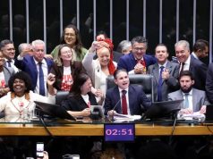Câmara aprova PEC pelo fim da escala 6×1 e texto segue para o Senado