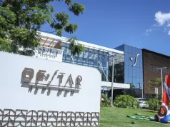 Bolsonaro segue internado com quadro estável após cirurgia