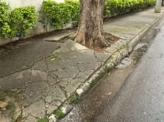 Defeitos em calçadas fazem 42% dos idosos terem medo de cair