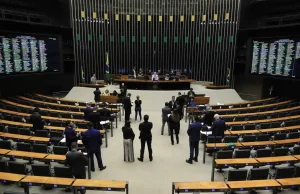 Minirreforma eleitoral reduz controle de gastos partidários; entenda