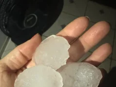 Tempestade com ´bolas de gelo´ assusta moradores de Deodápolis