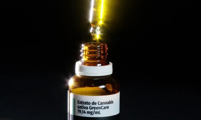 extrato_de_cannabis_e_utilizado_para_dores_fisicas_e_mentais